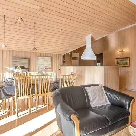 Tonje - 600m From The Sea By Interhome