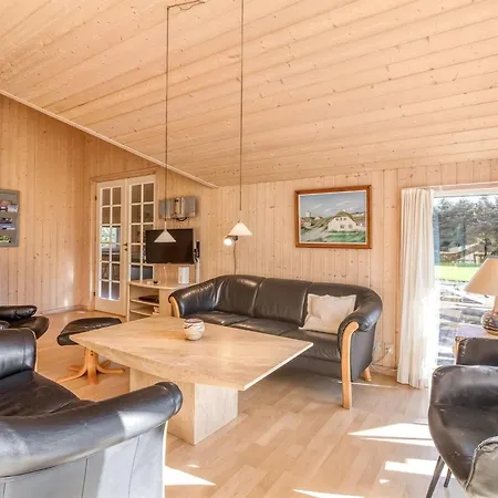 Tonje - 600m From The Sea By Interhome